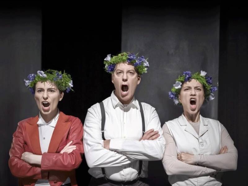 I veckan har årskurs 9 varit på Najaden och sett teatern Pappa, pogromen och parallellen.